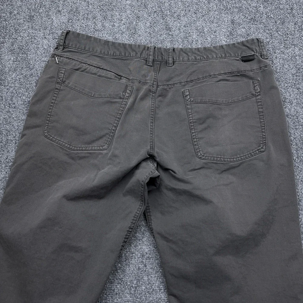 The North Face Pants Men 40x31 Gray Stretch Cotton Chino Hiking Faded Zip Pocket